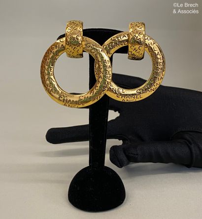 null CHANEL Made in France Pair of creole ear clips with the brand name - signed

Diameter...