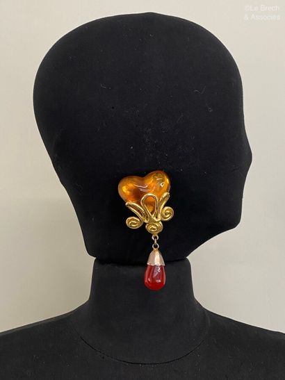 null CHRISTIAN LACROIX Heart and drop ear clip in orange and red resin with arabesque...