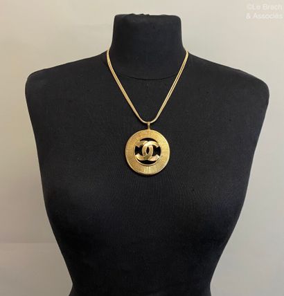 null CHANEL Necklace snake with 2 strands and Pendenif in gold metal with the number...
