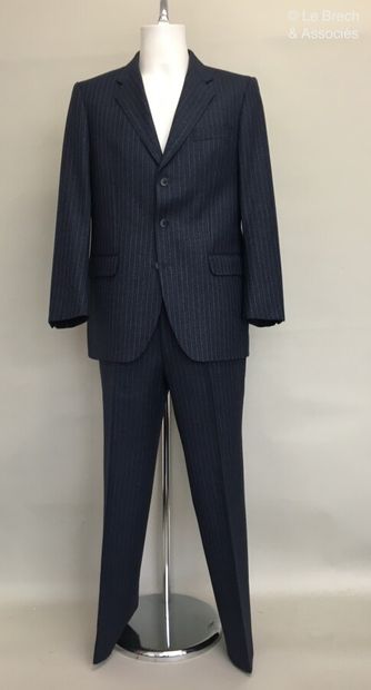 null Blue wool suit with fine gray stripes - Size seems to fit 50