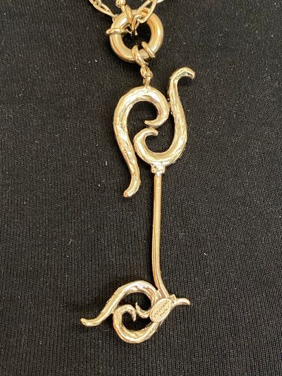 null GOOSSENS Paris Chaine et Pendentif clef en métal doré - signé 

Collier 80cm

Pendentif...