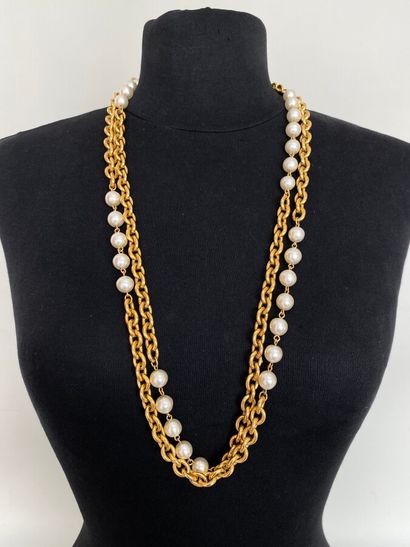 CHANEL Long necklace with 2 rows of gold...
