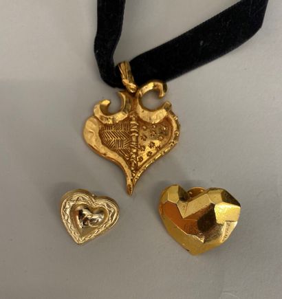 null CHRISTIAN LACROIX Gold-plated metal heart pendant on velvet cord - LACROIX heart...