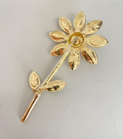  CHRISTIAN LACROIX Made in France Flower brooch in gilded metal with pink glass cabochon...