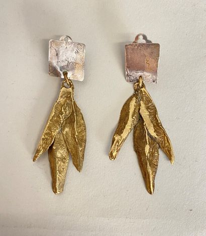 null CHRISTIANE BILLET Pair of bronze and silver 925 thousandths foliage ear clips...