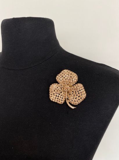 null SONIA RYKIEL by GOOSSENS Cloverleaf brooch in gold metal and champagne strass...