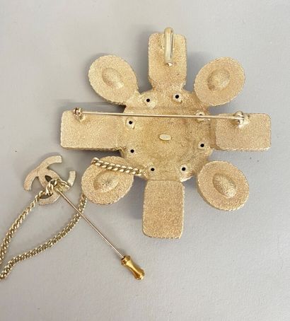 null CHANEL Made in France Spring 2002 Cross pendant brooch in champagne sandblasted...