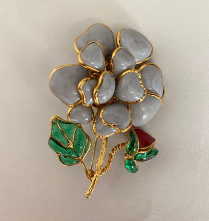 null CHANEL Made in France by GRIPOIX Camellia brooch in gilded metal, green and...