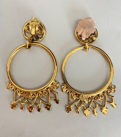 null CHRISTIAN LACROIX Pair of ear clips in gilded metal - signed

9x5cm