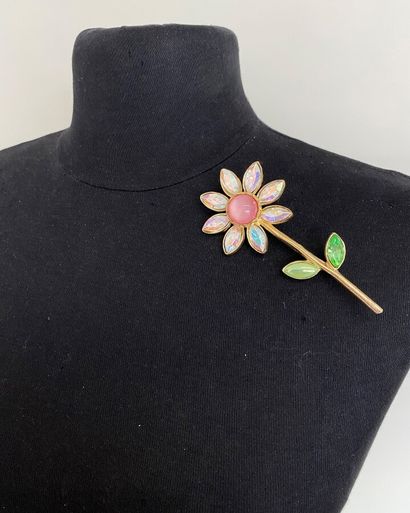  CHRISTIAN LACROIX Made in France Flower brooch in gilded metal with pink glass cabochon...