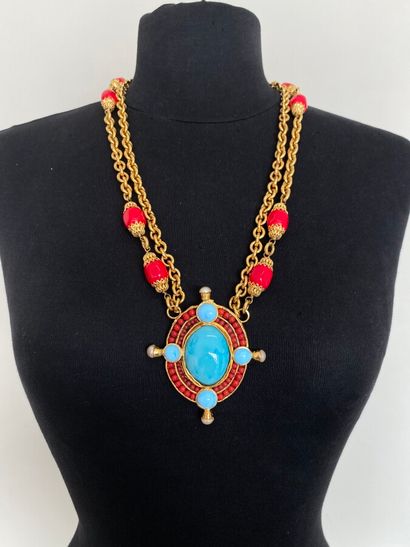 null GRIPOIX in the taste of CHANEL Necklace 2 rows in gilded metal with red glass...