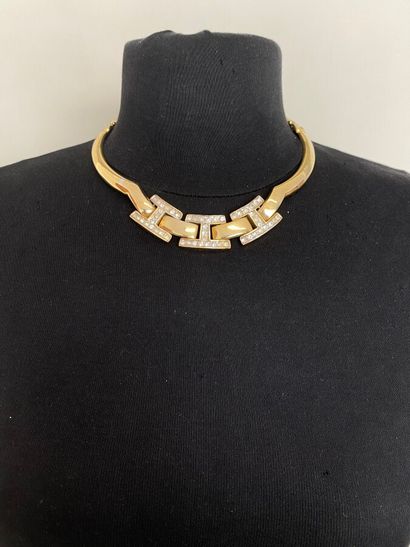 PIERRE CARDIN Gold plated torque necklace...