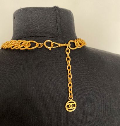 null CHANEL Made in France Straw hat charm necklace in gold metal - signed 

Length...