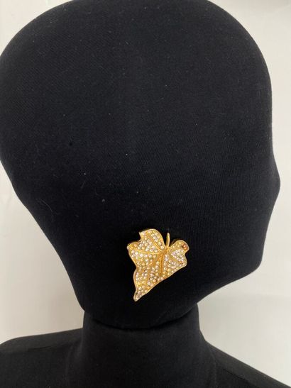 null LORIS AZZARO Pair of ivy leaf ear clips in gold metal and small rhinestones...