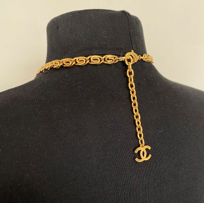 null CHANEL Made in France Collier et pendentif croix en métal doré cabochons de...