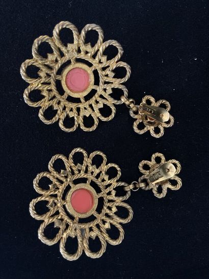 null KENNETH JAY LANE Pair of openwork and twisted flower clips in gold metal and...