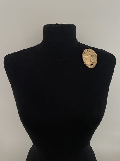 null GOOSSENS Paris African mask brooch in gilt metal - signed

6x4,5cm