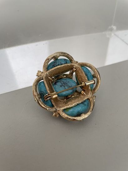 null CHANEL by ROBERT GOOSSENS Gilded metal brooch with turquoise glass and small...
