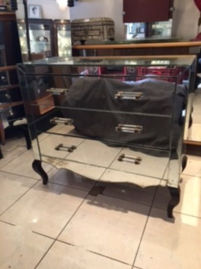null Pair of mirrored chests of drawers with 3 drawers, small black curved legs W89...