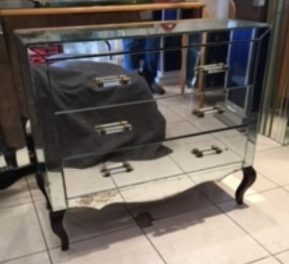 null Pair of mirrored chests of drawers with 3 drawers, small black curved legs W89...