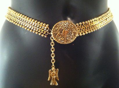 CHANEL Travail Robert GOOSSENS Collier-ceinture en métal doré, boucle ovale ciselée...