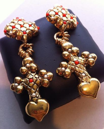 LOEWE Paire de clips d'oreilles à pendants croix stylisée et ornée de petites perles...