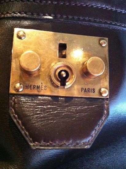 HERMES Paris Plume de Voyage en box brun, avec cadenas et clés - Longueur: 52 cm...