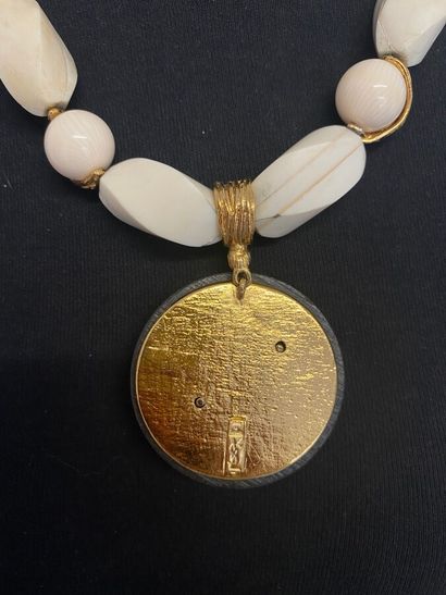 null YVES SAINT LAURENT Made in France by Robert GOOSSENS Necklace in gilded metal...