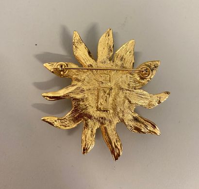 null YVES SAINT LAURENT By ROBERT GOOSSENS Made in France Sunflower brooch in gold-plated...