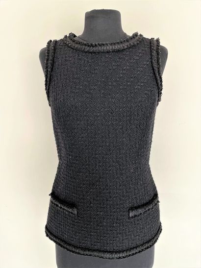 CHANEL Made in France Sleeveless top in black...