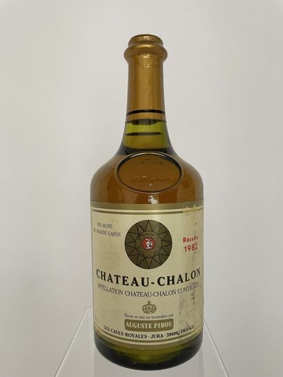 null Château chalon 1982 auguste Pirou étiquette légèrement tachée