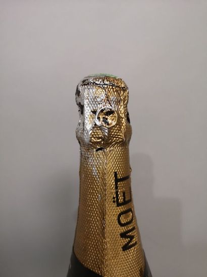 null 1 bouteille CHAMPAGNE Brut Impérial - MOET & CHANDON Années 1970

Etiquette...