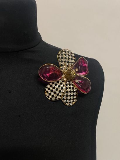 CHANEL Made in France par GRIPOIX Broche...