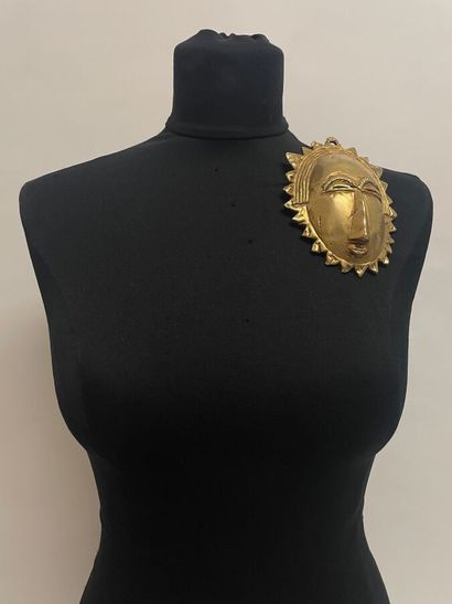 null CHANEL Made in France Haute Couture Broche pendentif masque africain en résine...