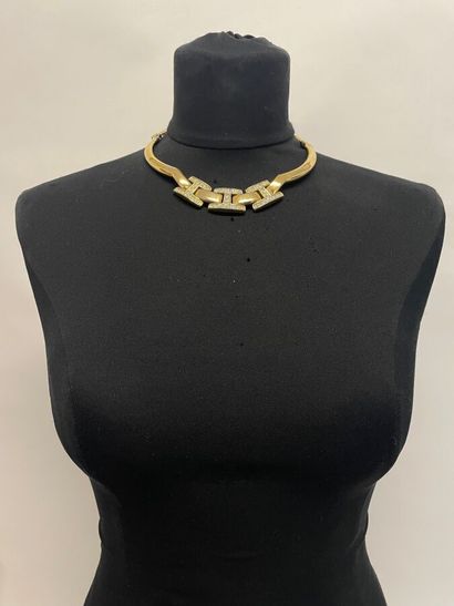 null PIERRE CARDIN Gold plated torque necklace with rhinestones - signed 
Inside...