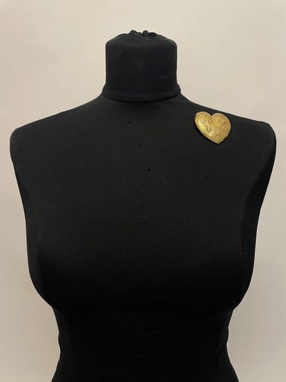null LOUIS FERAUD Heart brooch in gold plated metal with the numbers of the brand...