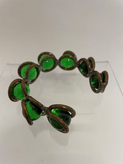 null Open rigid bracelet in patinated metal and mobile emerald green glass balls...