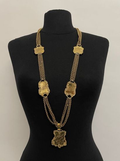 null Bailiff's chain necklace with 4 strands in gilded metal and leafy scroll patterns...