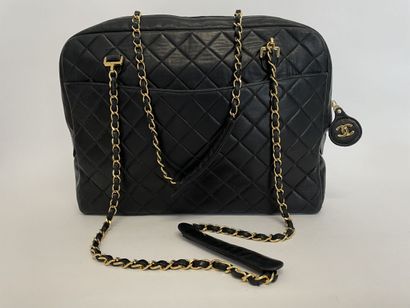 null CHANEL Camera bag in black quilted leather with golden shoulder chain - with...