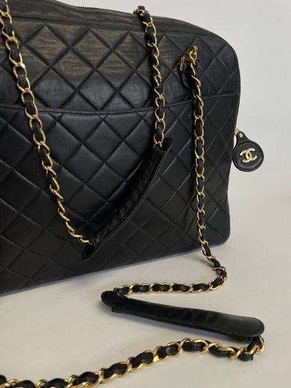 null CHANEL Camera bag in black quilted leather with golden shoulder chain - with...