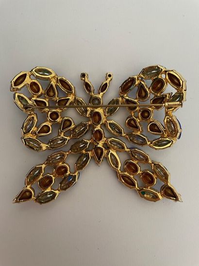 null YVES SAINT LAURENT Haute Couture Broche papillon en métal doré et strass translucides...