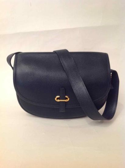 HERMES Paris Made in France Sac balle de golf en cuir courchevel bleu marine- Longueur:...