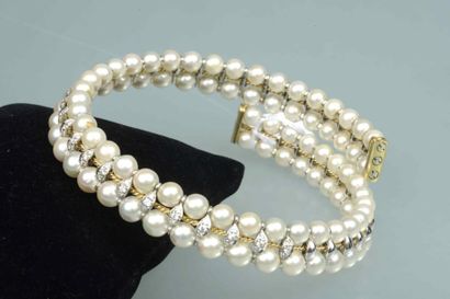 null Collier ras de cou semi-rigide en or agrémenté de deux rangs de perles de culture...