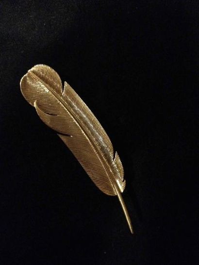 HERMES Clip Plume en or - Circa 1960 - Longueur: 6,6cm - Poids: 8,9g