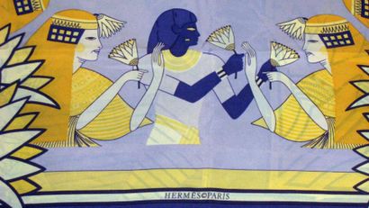 HERMES Paris "Papyrus" par Joachim Metz Carré en soie bleue et jaune - circa 1970...