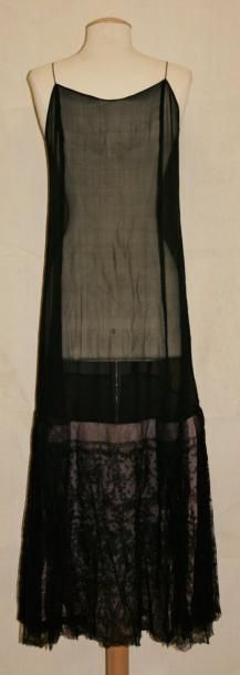 ANONYME Robe longue en mousseline de soie et dentelle noire et rose T38/40 - circa...