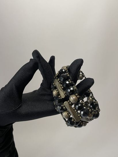 null MARIA CALDERARA Bracelet souple en perles de bakélite noire et métal patiné...