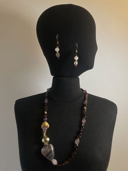 null VERONIQUE CHERANICH Necklace and Pair of earrings in gold-plated garnet, fluorite...