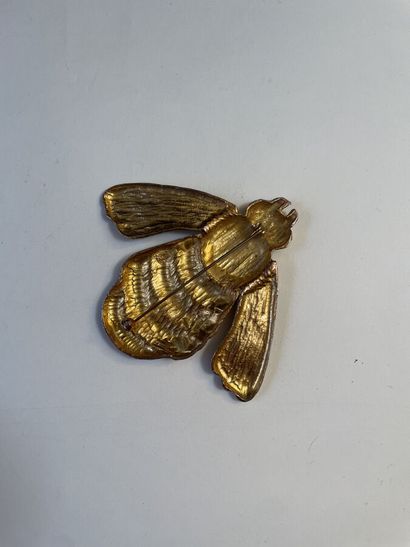 null Broche abeille en métal doré 
8 x 8,5 cm