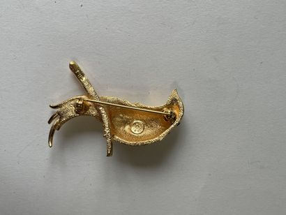 null CARVEN Broche oiseau en métal doré émail et strass - signée
Ht 5 cm
